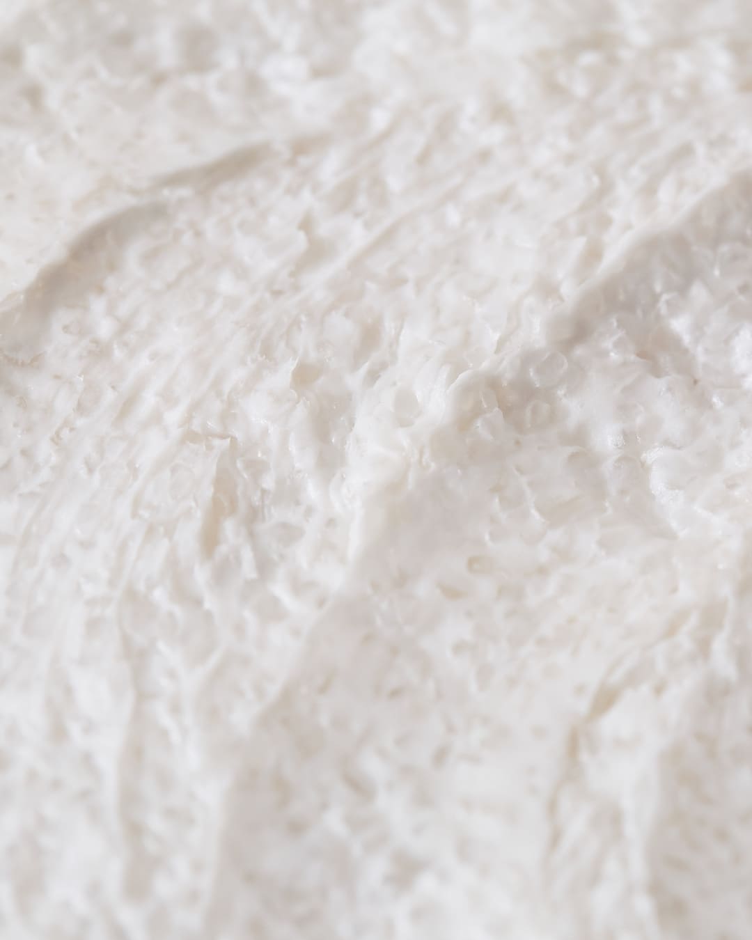 Gommage purifiant et nettoyant My Store avec texture douce pour nettoyer la peau en profondeur.