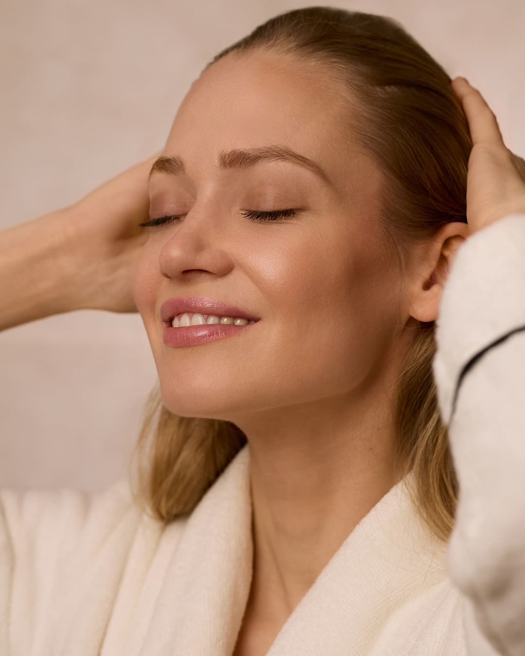 Shampoing hydratant et nourrissant My Store avec flacon en plastique, pour cheveux doux et revitalisés.