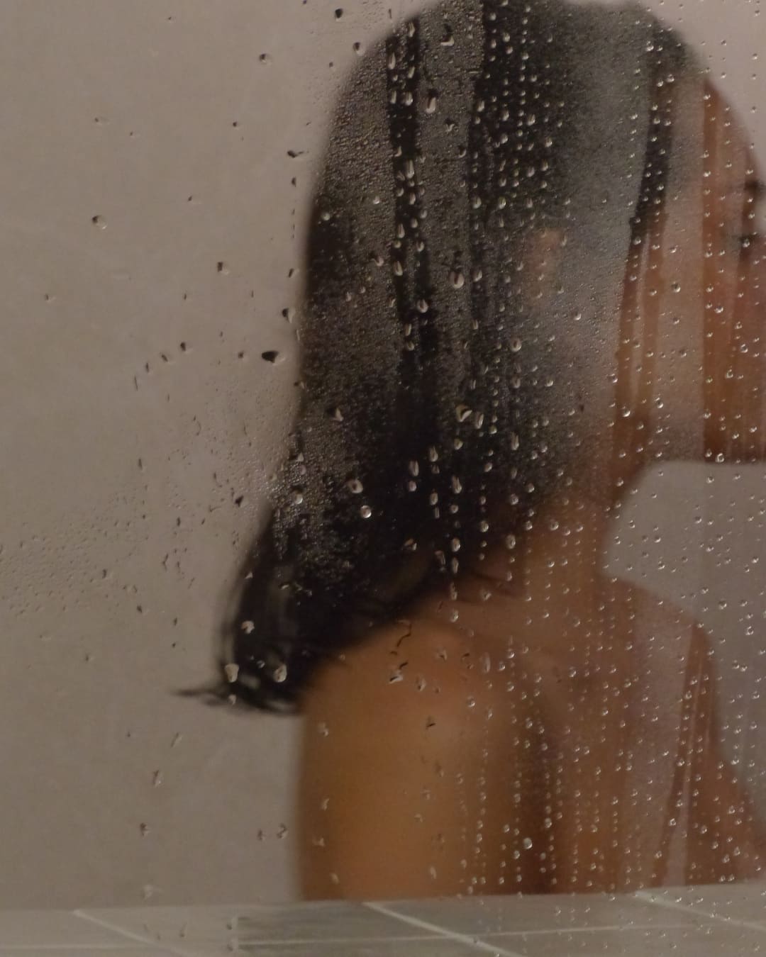Shampoing purifiant et rééquilibrant My Store avec bouteille transparente et étiquette verte, pour cheveux gras et scalp sensible.
