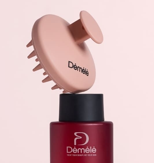 Brosse massante Démélé avec poils souples pour stimuler la circulation et détendre la peau lors de l'utilisation.